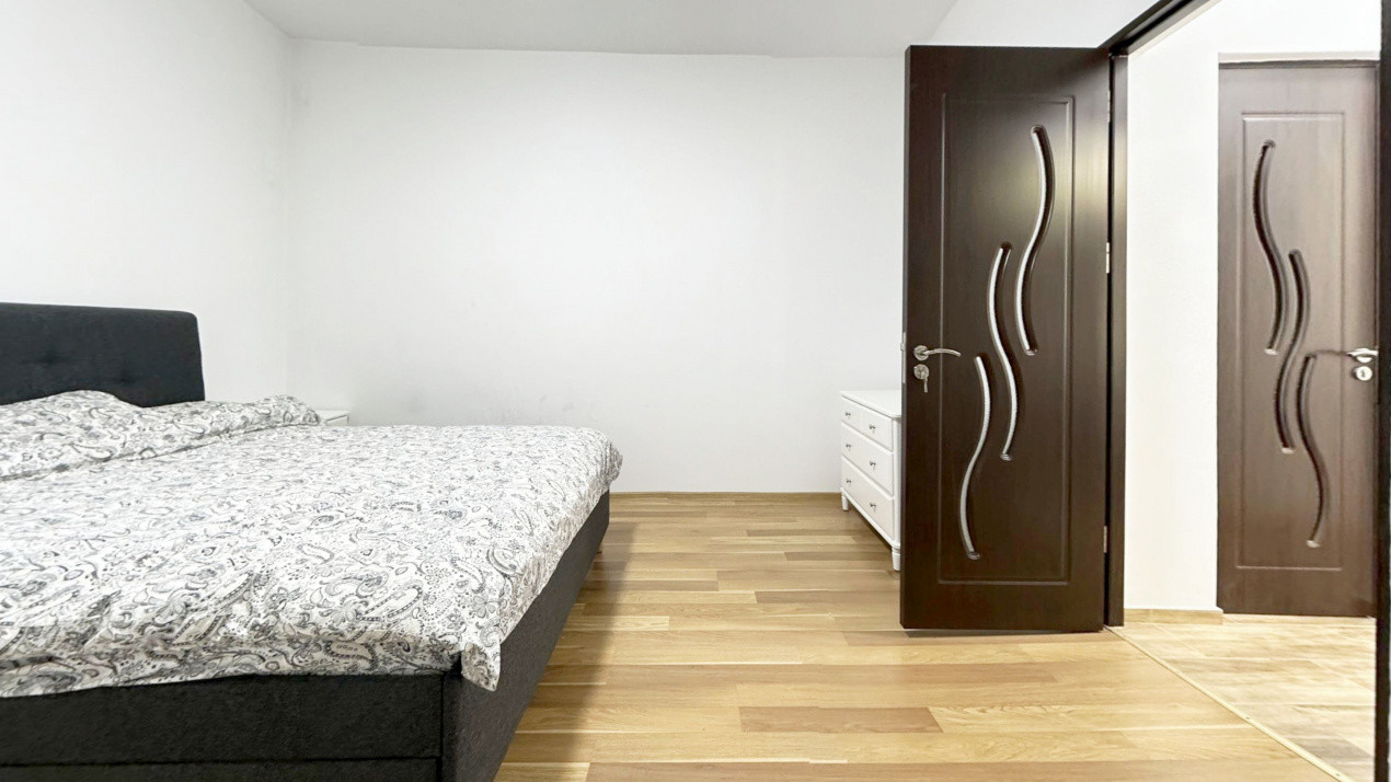 Doua apartamente la pret de unul!