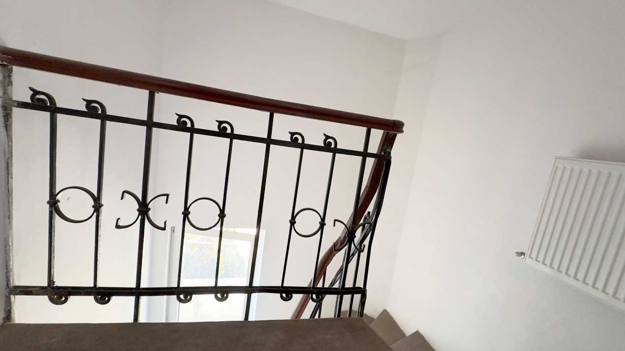 Doua apartamente la pret de unul!