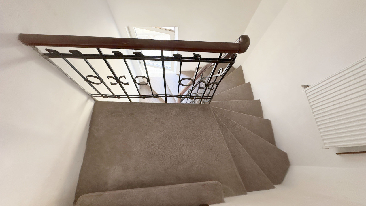 Doua apartamente la pret de unul!