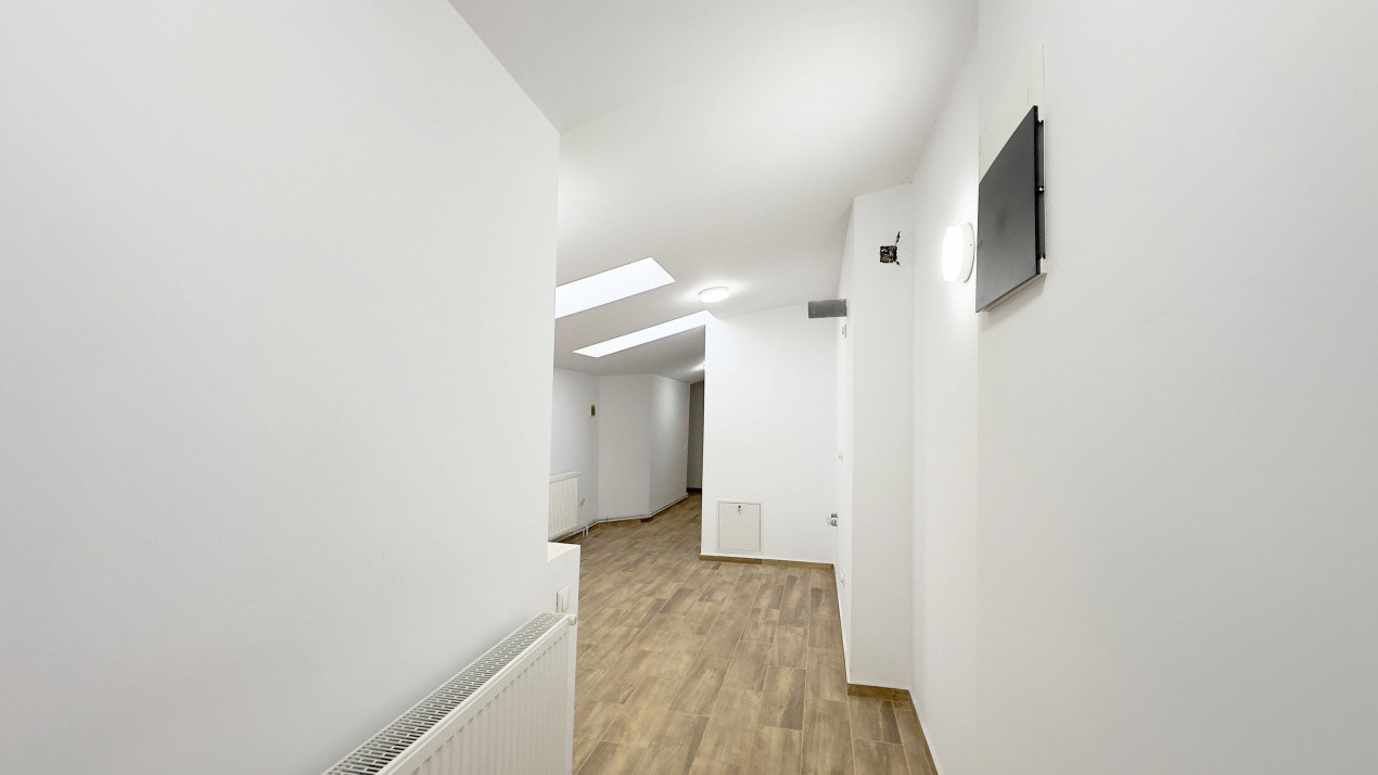 Doua apartamente la pret de unul!