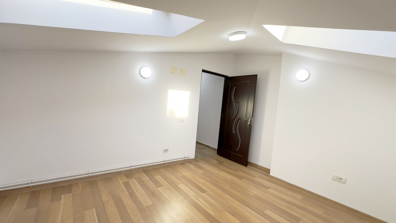 Doua apartamente la pret de unul!