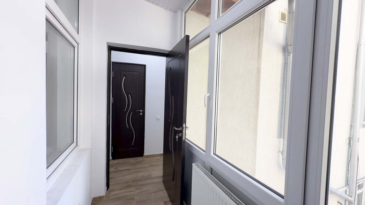 Doua apartamente la pret de unul!