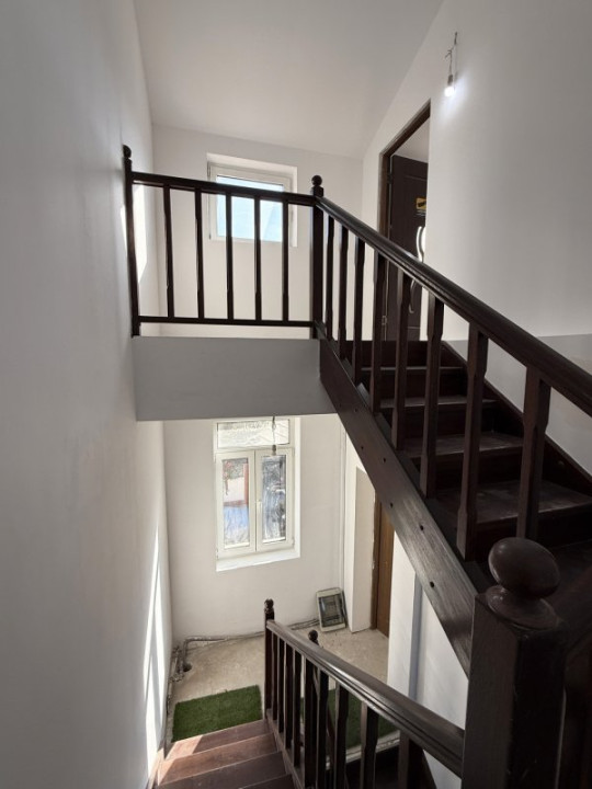 Ce alegi: Birou, Locuire sau AirBnB? Doua apt. cu 6 cam, S totala 130mp!