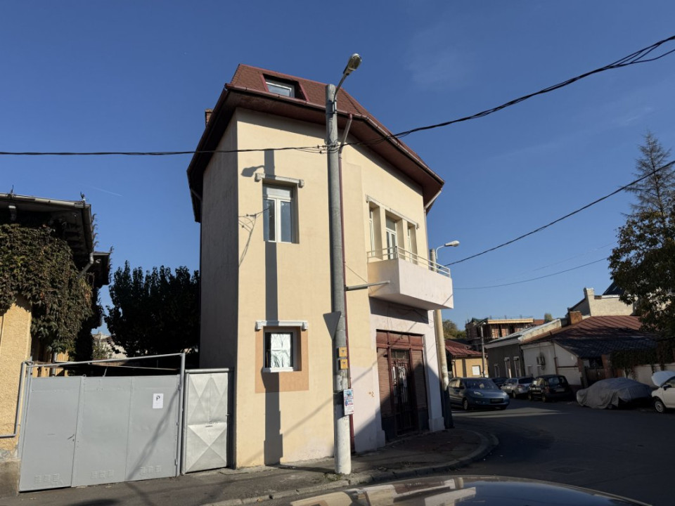 Ce alegi: Birou, Locuire sau AirBnB? Doua apt. cu 6 cam, S totala 130mp!