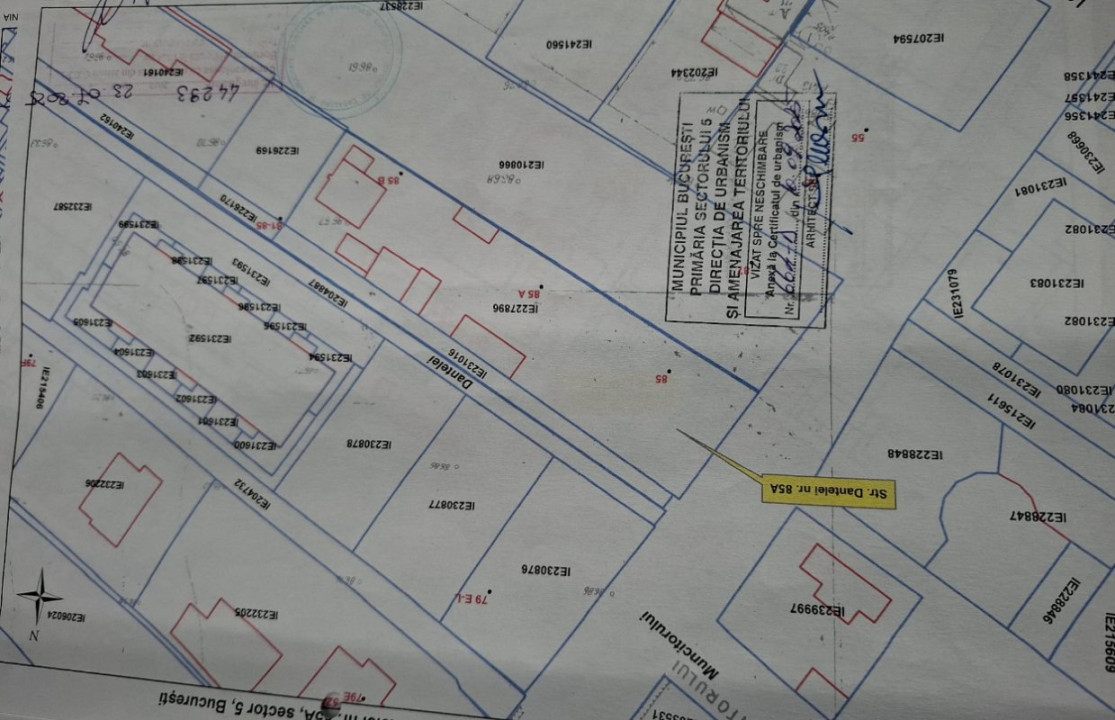 Teren cu dubla deschidere pe Dantelei