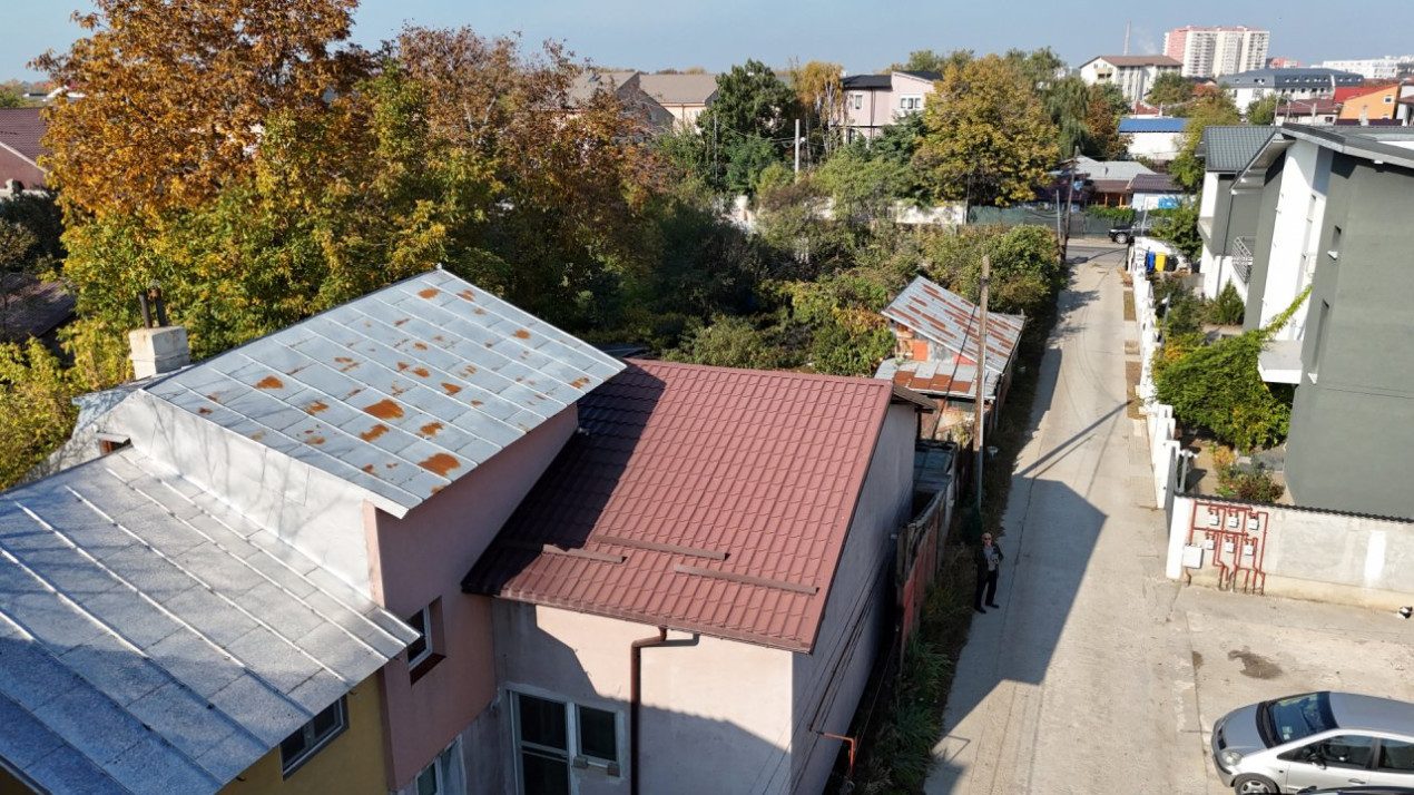 Teren cu dubla deschidere pe Dantelei