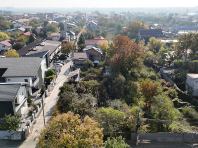 Teren cu dubla deschidere pe Dantelei