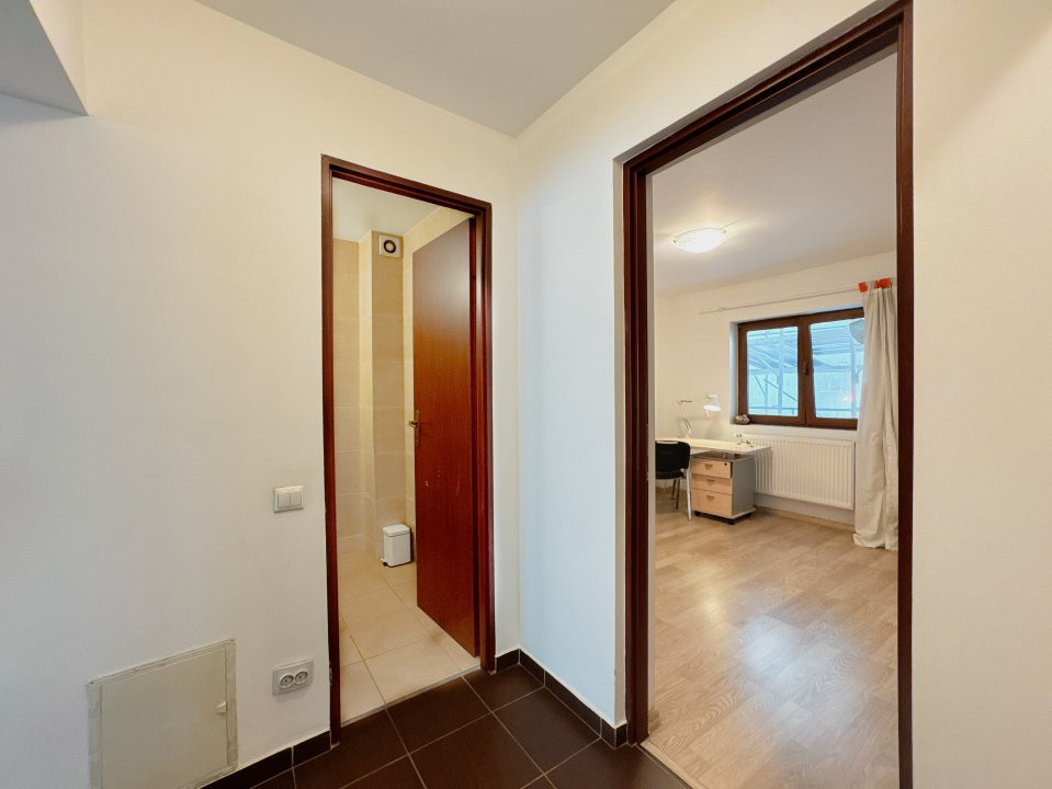 Apartament  3 camere, 2 bai, bloc  1995, eficient energetic, zona Vitan Mall