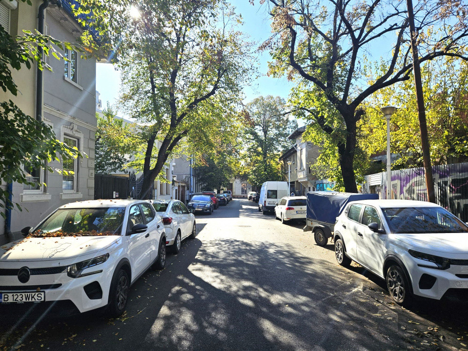 De vanzare 3 camere in bloc nou pe Ghiocei/Stefan cel Mare