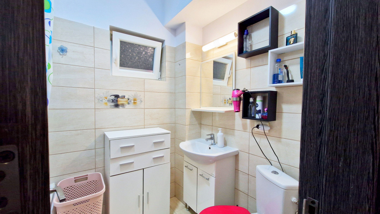 Apartament 3 camere  la demisol, mobilat si utilate cu garaj subteran