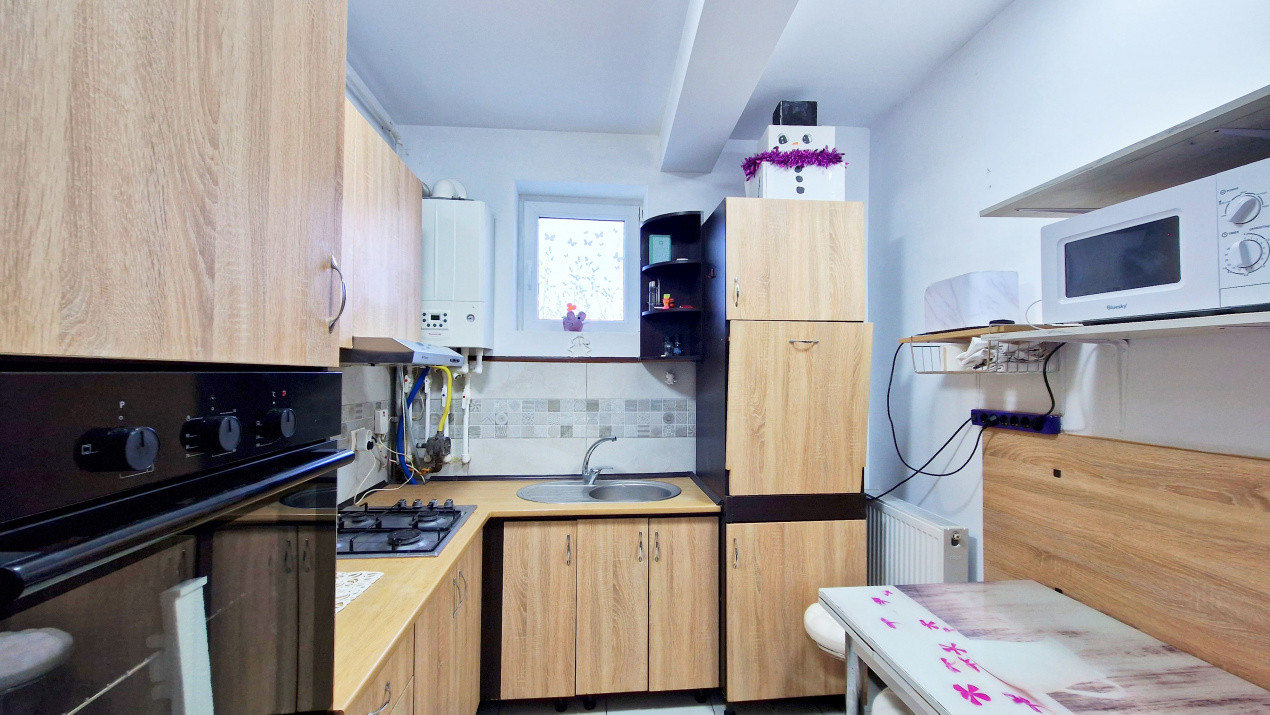 Apartament 3 camere  la demisol, mobilat si utilate cu garaj subteran