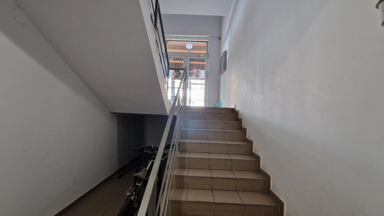 Apartament 3 camere  la demisol, mobilat si utilate cu garaj subteran