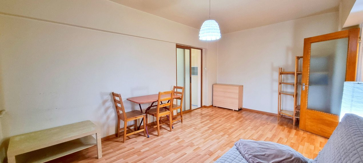 Apartament cu 3 camere, 2 bai an 1985 Dristor, Ramnicu Valcea nr. 33