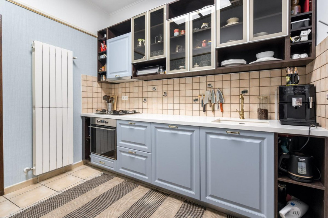 ARMENEASCA APARTAMENT 6 CAMERE 190 MP!