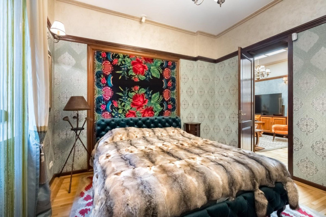 ARMENEASCA APARTAMENT 6 CAMERE 190 MP!