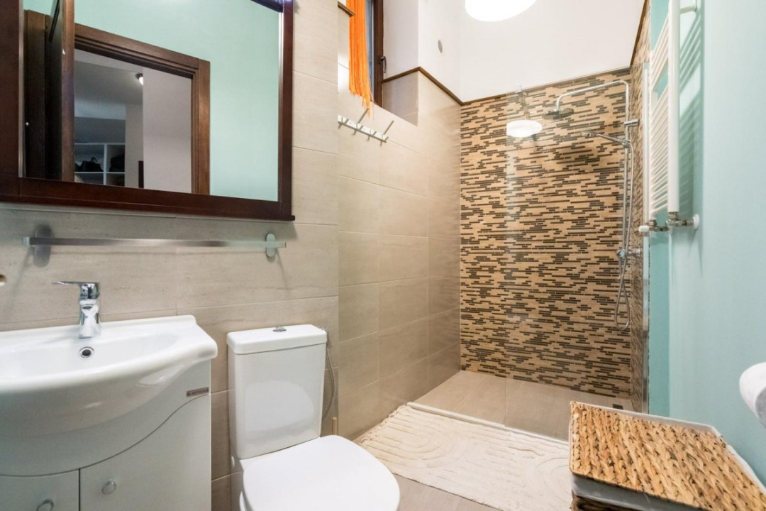 ARMENEASCA APARTAMENT 6 CAMERE 190 MP!