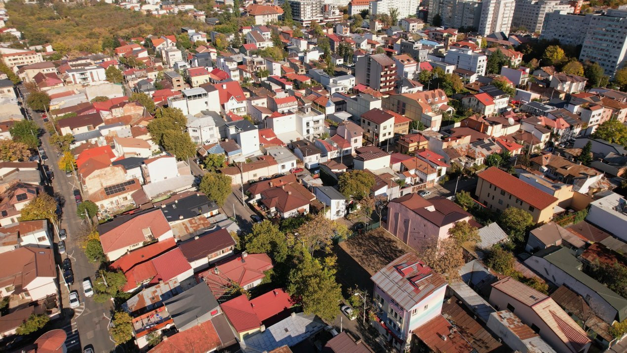 Teren dezvoltare Rezidentiala/Office/Mixta - Banu Manta-Titulescu