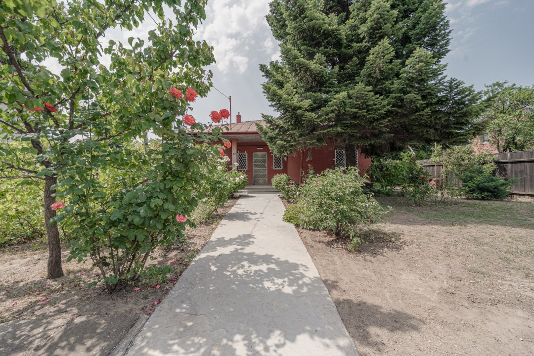 Teren 600 mp*Dubla deschidere 29*21* Laminorului 41*Casa caramida 140mp