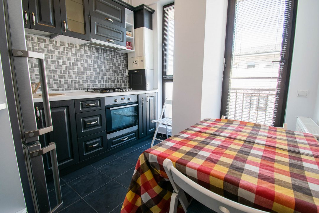 Parcul Teilor-Auchan Titan 2 camere,dec,mobilat si utilat+loc parcare