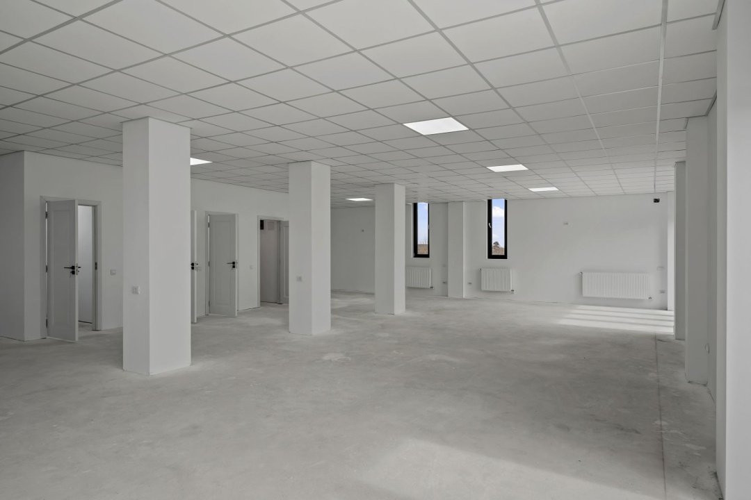 De inchiriat spatiu comercial nou - Peris, la strada principala