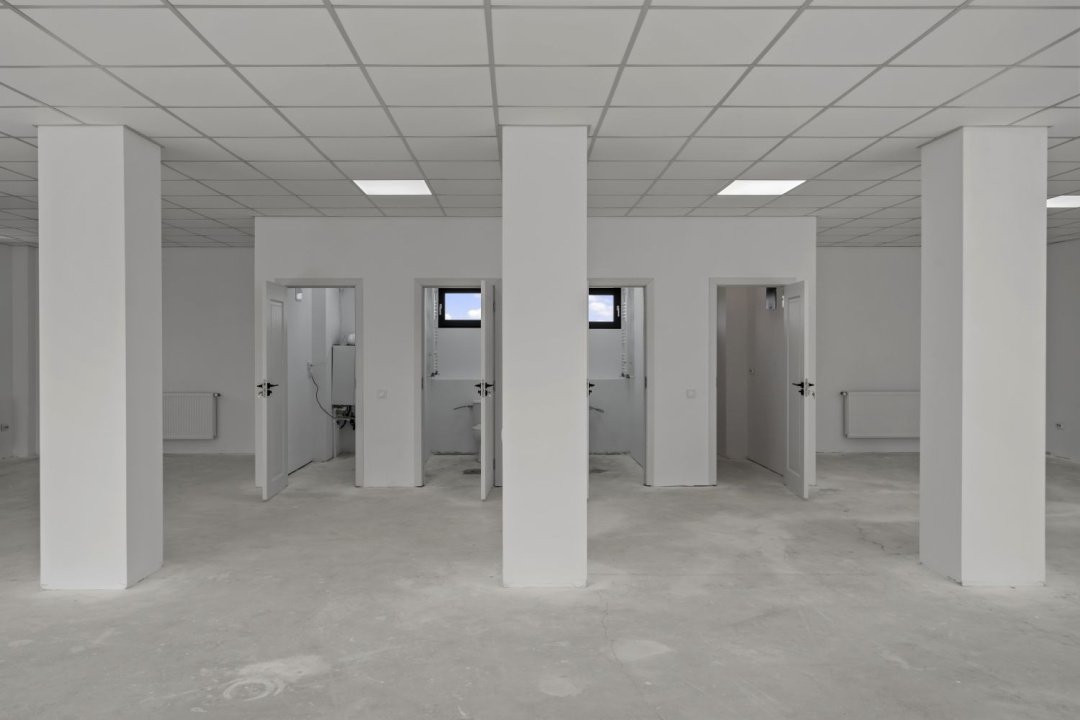 De inchiriat spatiu comercial nou - Peris, la strada principala