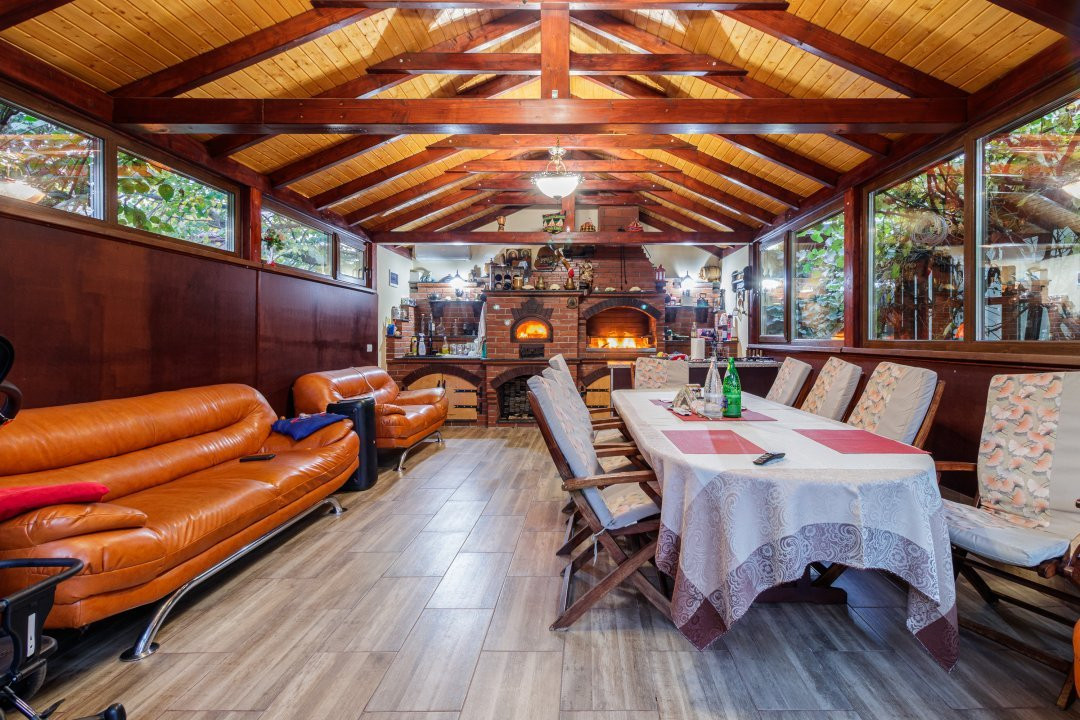 Vilă individuală cu piscină,  garaj dublu • teren 766 mp • Popești-Leordeni