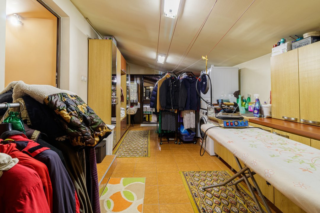 Vilă individuală cu piscină,  garaj dublu • teren 766 mp • Popești-Leordeni