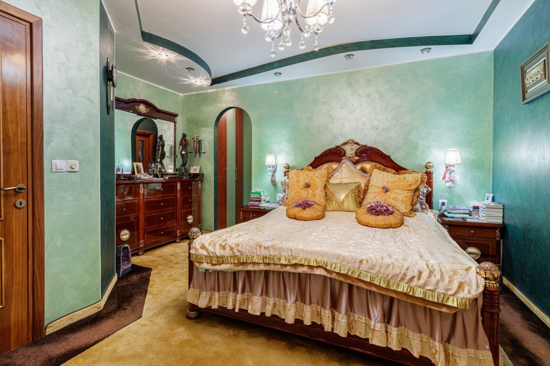 Vilă individuală cu piscină,  garaj dublu • teren 766 mp • Popești-Leordeni