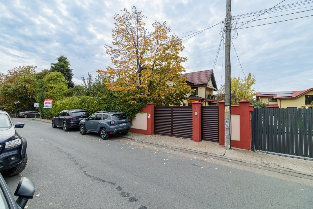 Vilă individuală cu piscină,  garaj dublu • teren 766 mp • Popești-Leordeni