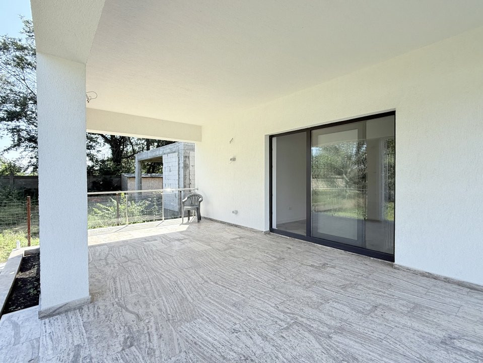 Locuință elegantă și eficientă, 5 camere, terasă și curte-Chitila str Castanilor