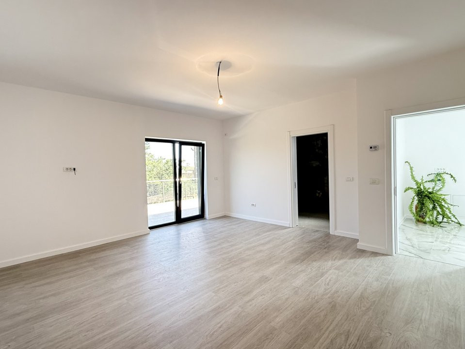 Locuință elegantă și eficientă, 5 camere, terasă și curte-Chitila str Castanilor