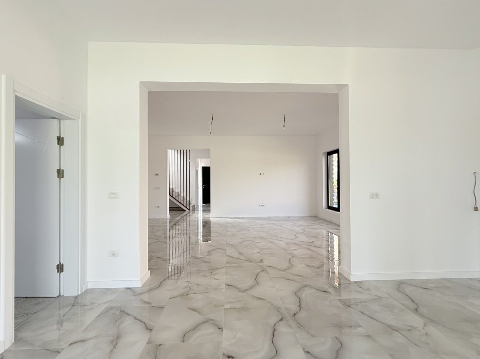 Locuință elegantă și eficientă, 5 camere, terasă și curte-Chitila str Castanilor