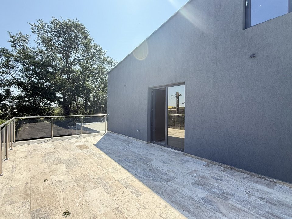 Locuință elegantă și eficientă, 5 camere, terasă și curte-Chitila str Castanilor