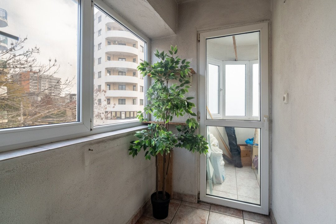 Apartament cu 4 camere Calea Calarasi - vedere laterala