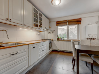 Apartament cu 3 camere - decomandat - centrală termica - bloc reabilitat 