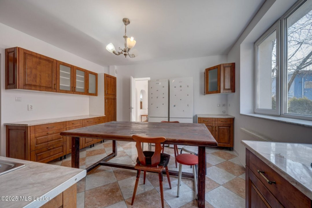 Voluntari, Revolutiei, Vila 2006, 560 mp, teren 1120mp