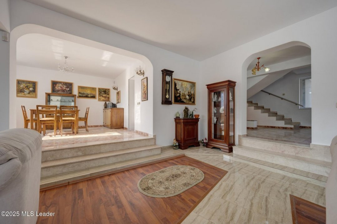 Voluntari, Revolutiei, Vila 2006, 560 mp, teren 1120mp