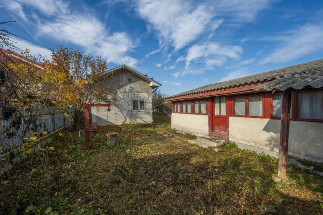 SNAGOV – CENTRAL, CASA 144 MP, LOT 1000 MP!