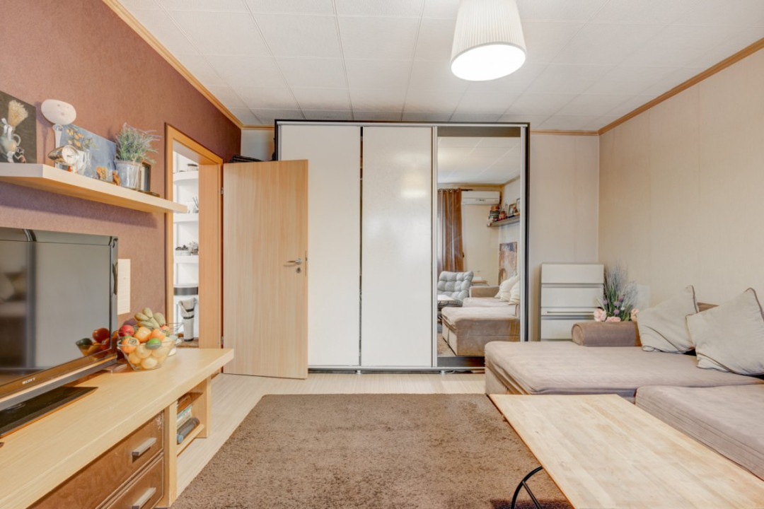 Apartament cu 3 camere - decomandat - centrală termica - bloc reabilitat 