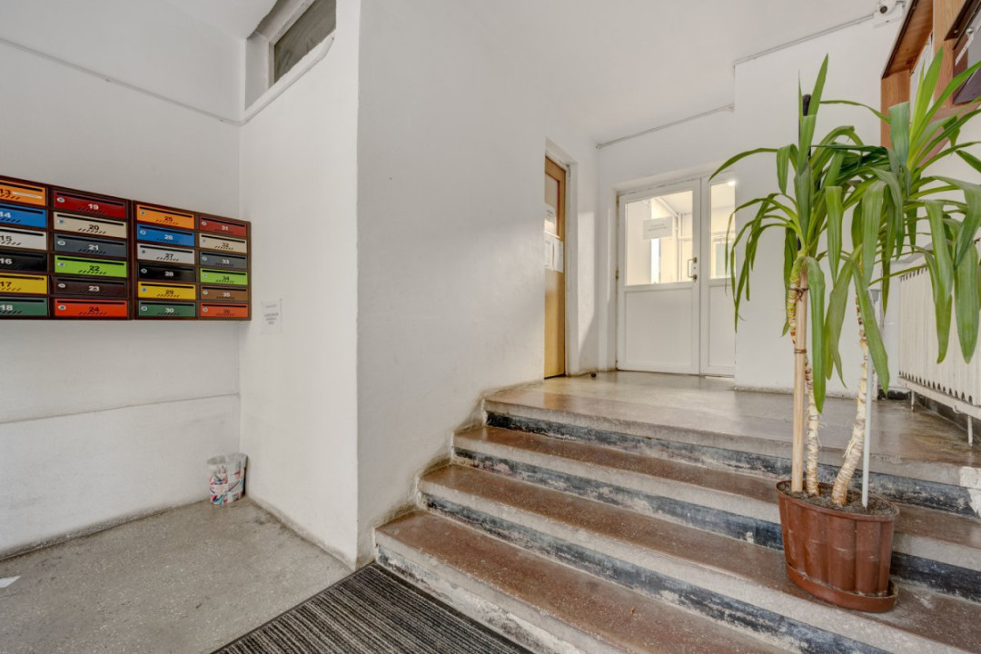 Apartament cu 3 camere - decomandat - centrală termica - bloc reabilitat 