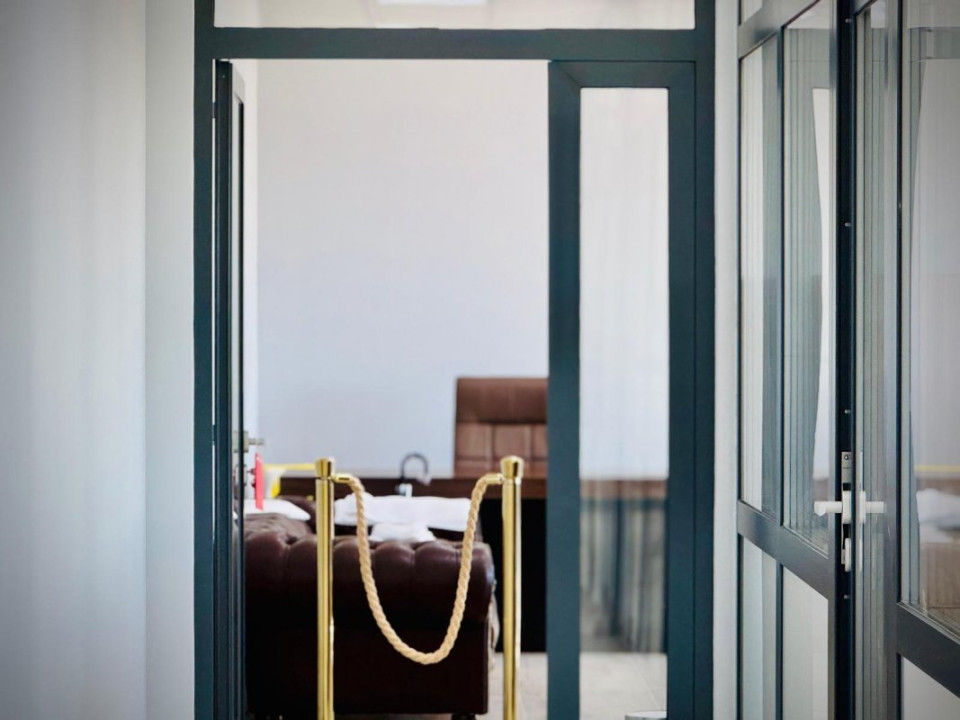 Hală + sediu firmă (locuință de serviciu) + teren de vânzare în Balotești, Ilfov