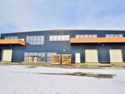 Hală + sediu firmă (locuință de serviciu) + teren de vânzare în Balotești, Ilfov