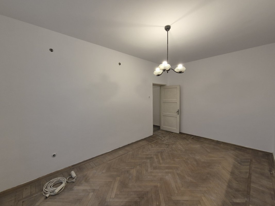Apartament  2 camere, decomandat - Barbu Văcărescu 
