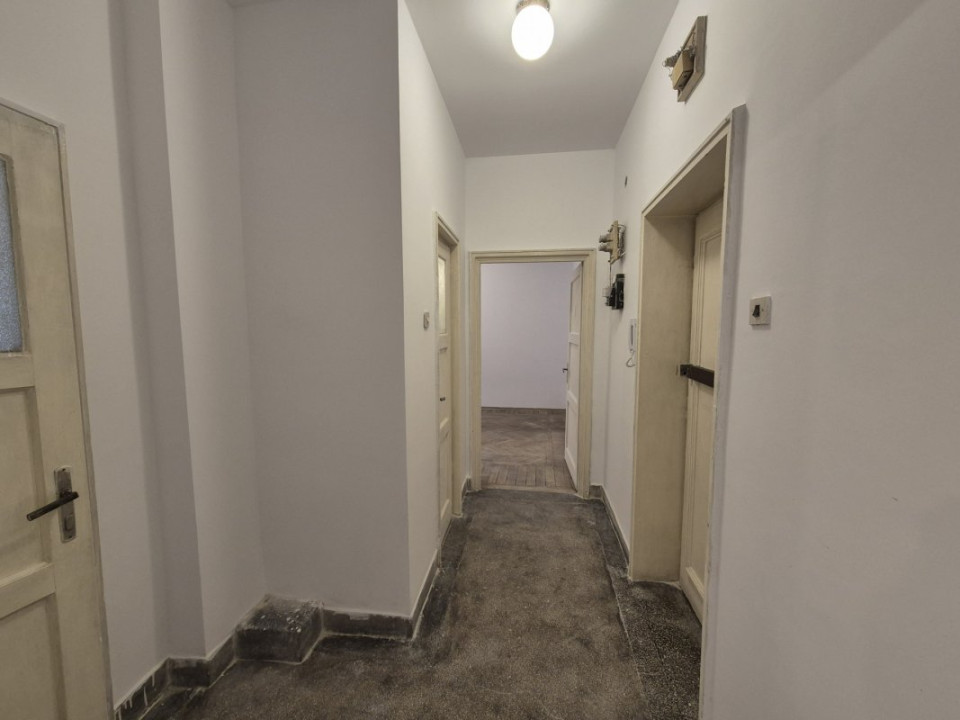 Apartament  2 camere, decomandat - Barbu Văcărescu 
