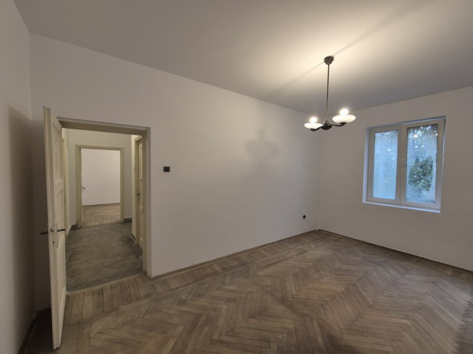 Apartament  2 camere, decomandat - Barbu Văcărescu 