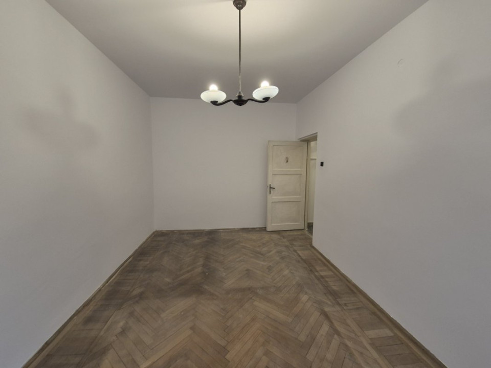 Apartament  2 camere, decomandat - Barbu Văcărescu 