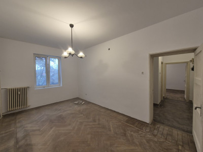 Apartament  2 camere, decomandat - Barbu Văcărescu 