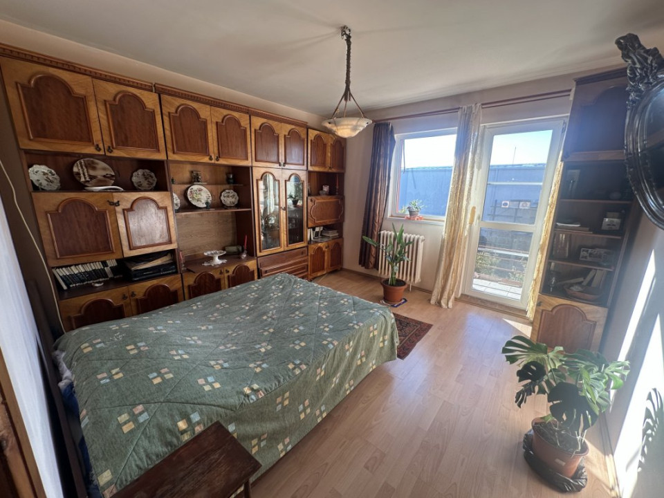 PANTELIMON APARTAMENT IN VILA 1E+M 230 MP TOTAL, CURTE 516 MP!