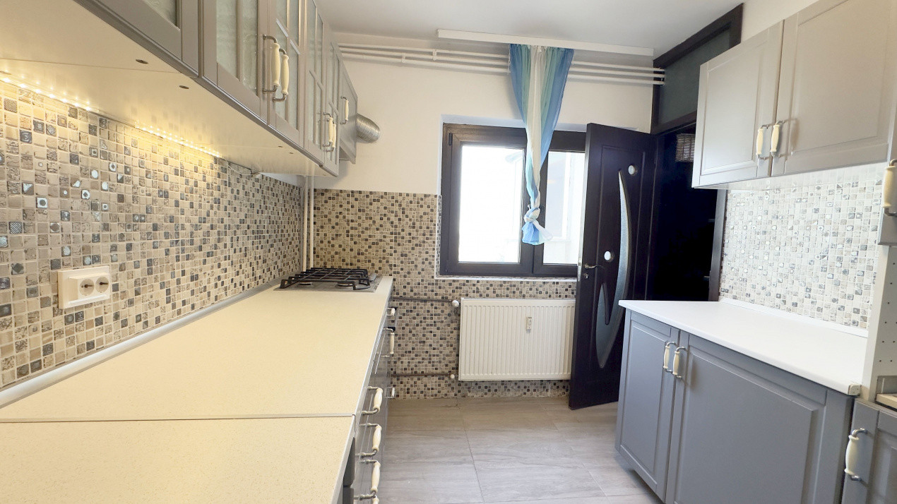 Apartament 3 camere, decomandat, 2 bai, vedere libera, Vitan.