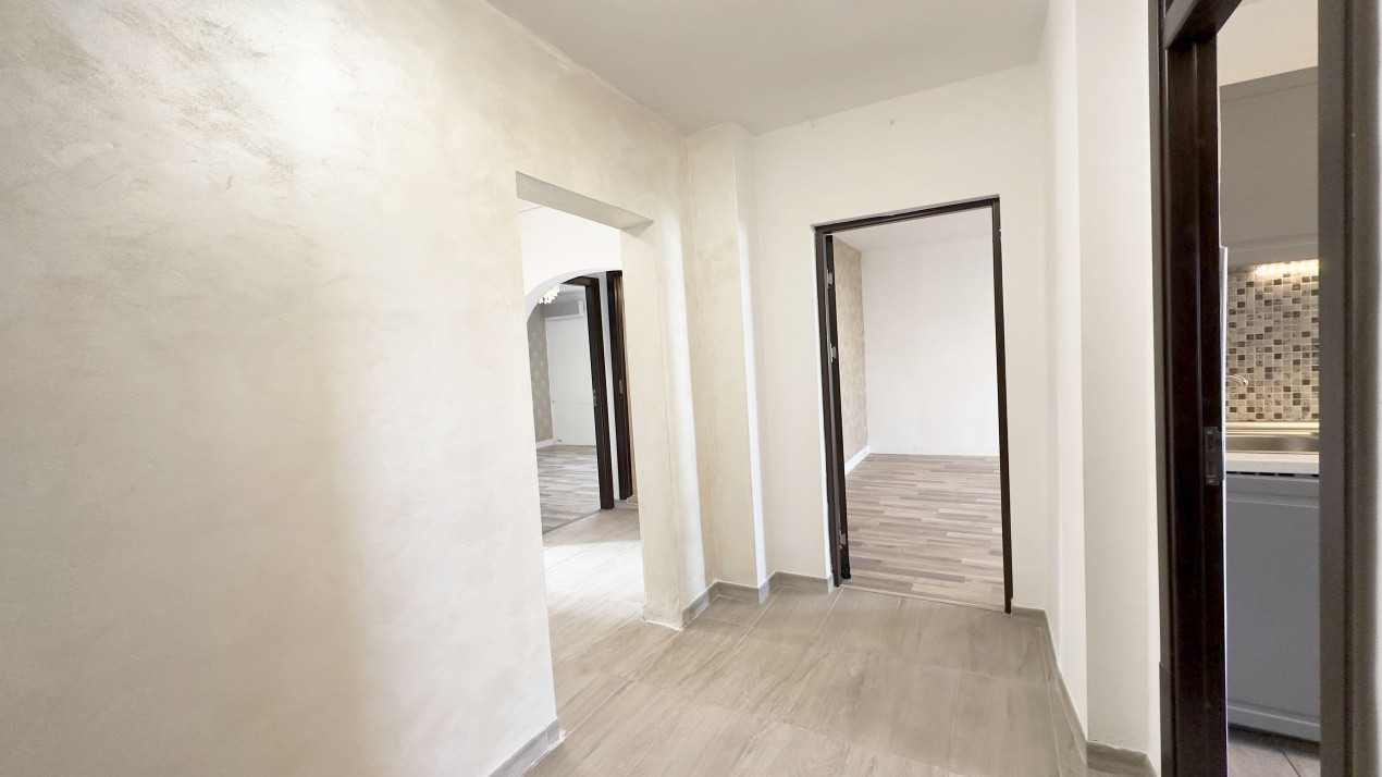 Apartament 3 camere, decomandat, 2 bai, vedere libera, Vitan.